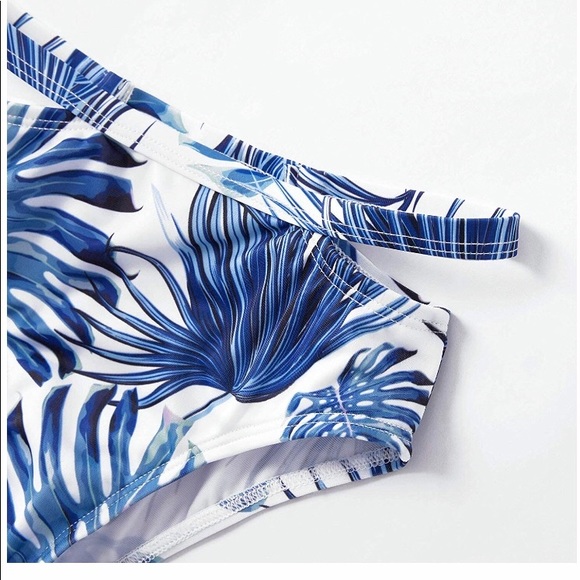 Off the Shoulder Bikini - Picture 3 of 3